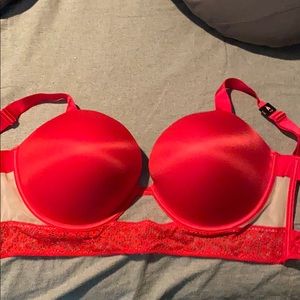 Victoria’s Secret Very Sexy Push Up Bra - NWT 40DD